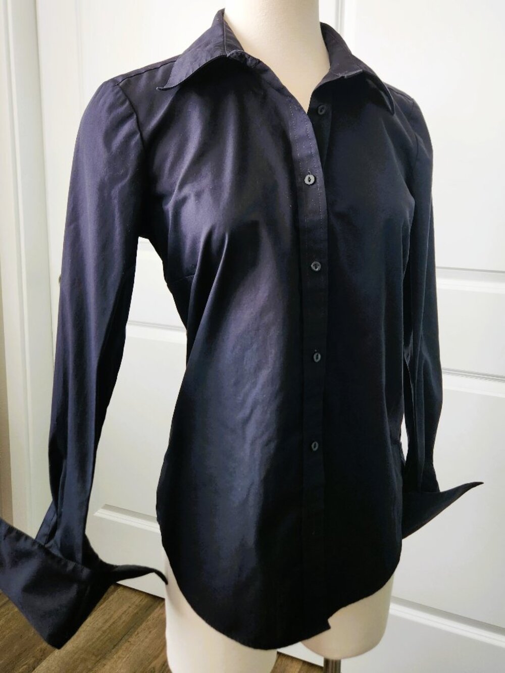 IZOD Women's Slim Fit Button-Down Shirt Size M Black
